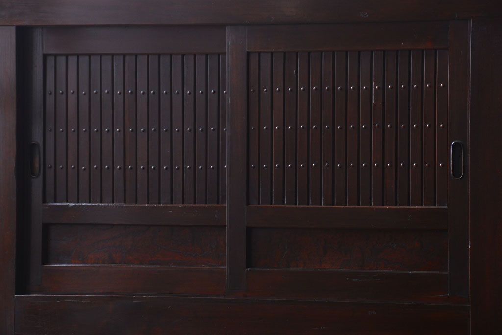 アンティーク家具　古民具・骨董　明治期　重厚な鉄脚付き!六尺水屋箪笥サイドボード(2)