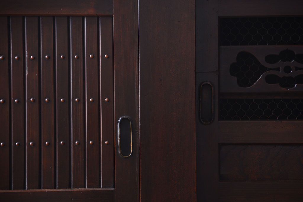 アンティーク家具　古民具・骨董　明治期　重厚な鉄脚付き!六尺水屋箪笥サイドボード(2)