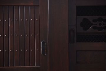 アンティーク家具　古民具・骨董　明治期　重厚な鉄脚付き!六尺水屋箪笥サイドボード(2)