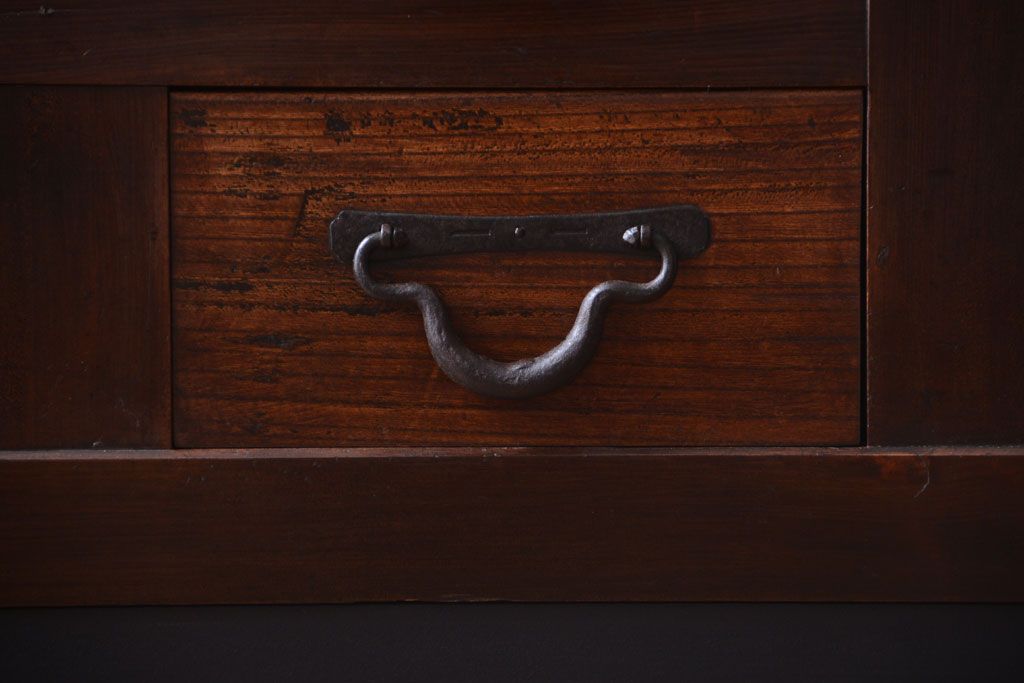 アンティーク家具　古民具・骨董　明治期　重厚な鉄脚付き!六尺水屋箪笥サイドボード(2)