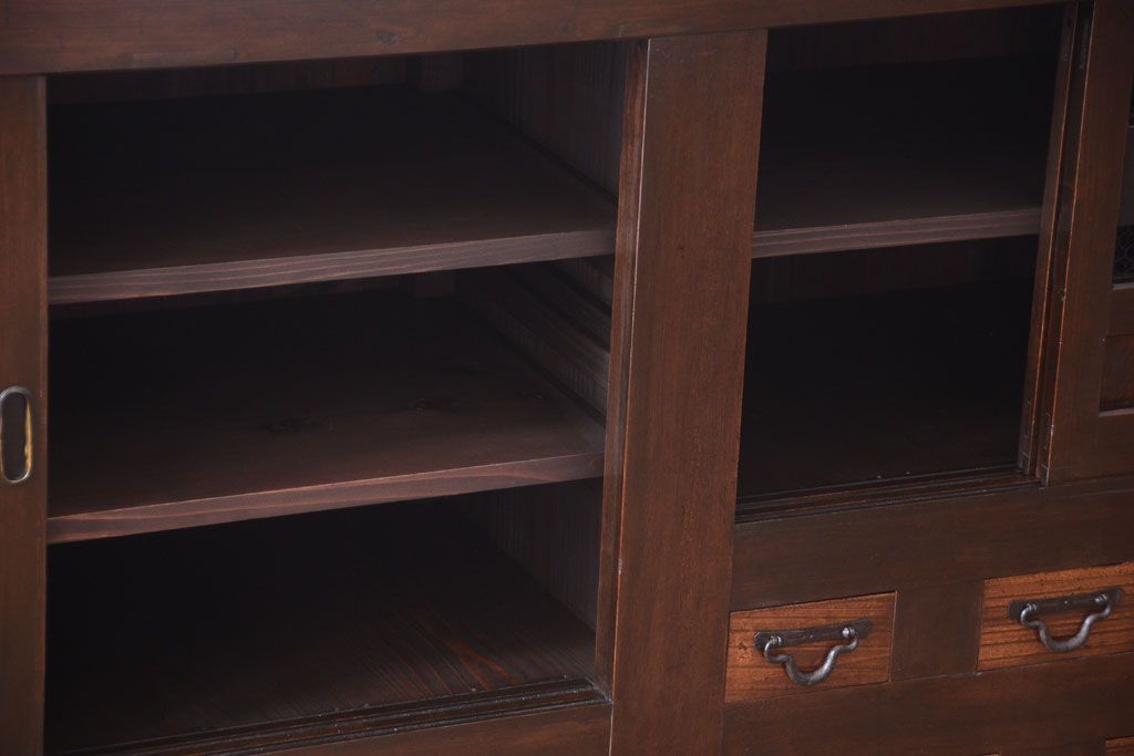 アンティーク家具　古民具・骨董　明治期　重厚な鉄脚付き!六尺水屋箪笥サイドボード(2)