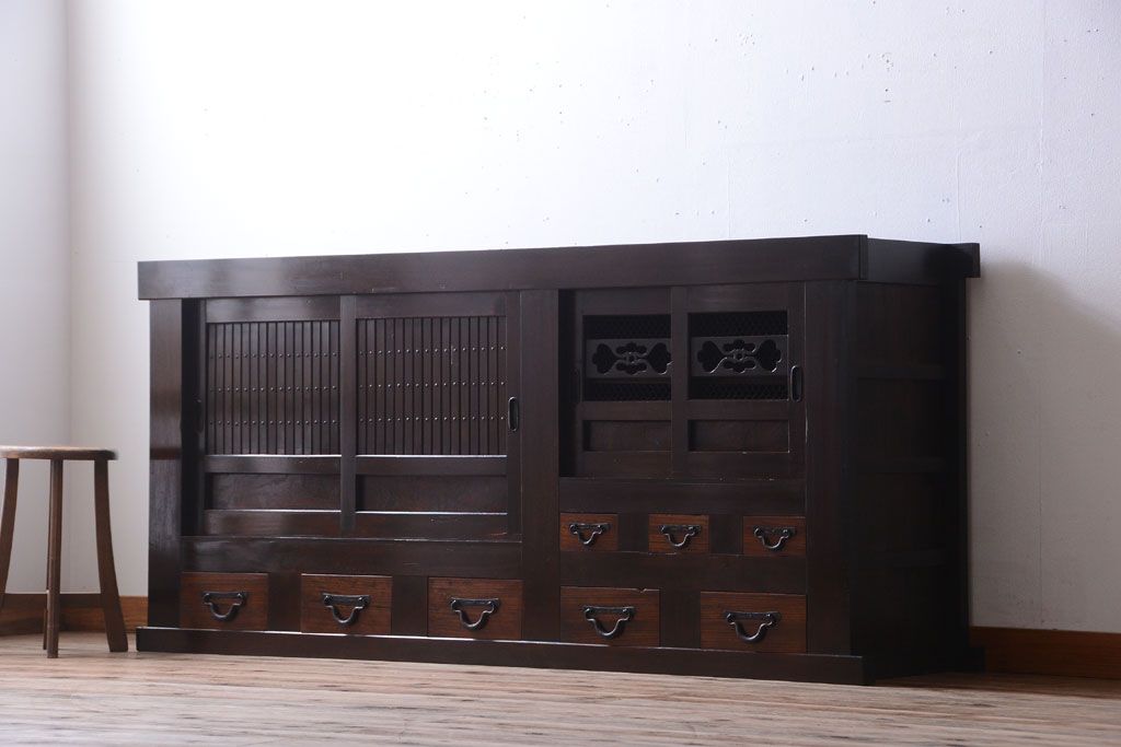 アンティーク家具　古民具・骨董　明治期　重厚な鉄脚付き!六尺水屋箪笥サイドボード(2)