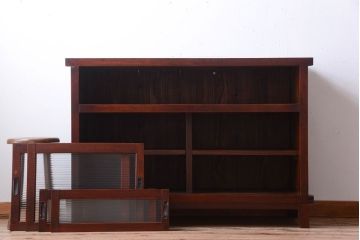 アンティーク家具　和製アンティーク　脚付き!モールガラス引き戸のサイドボード(収納棚)