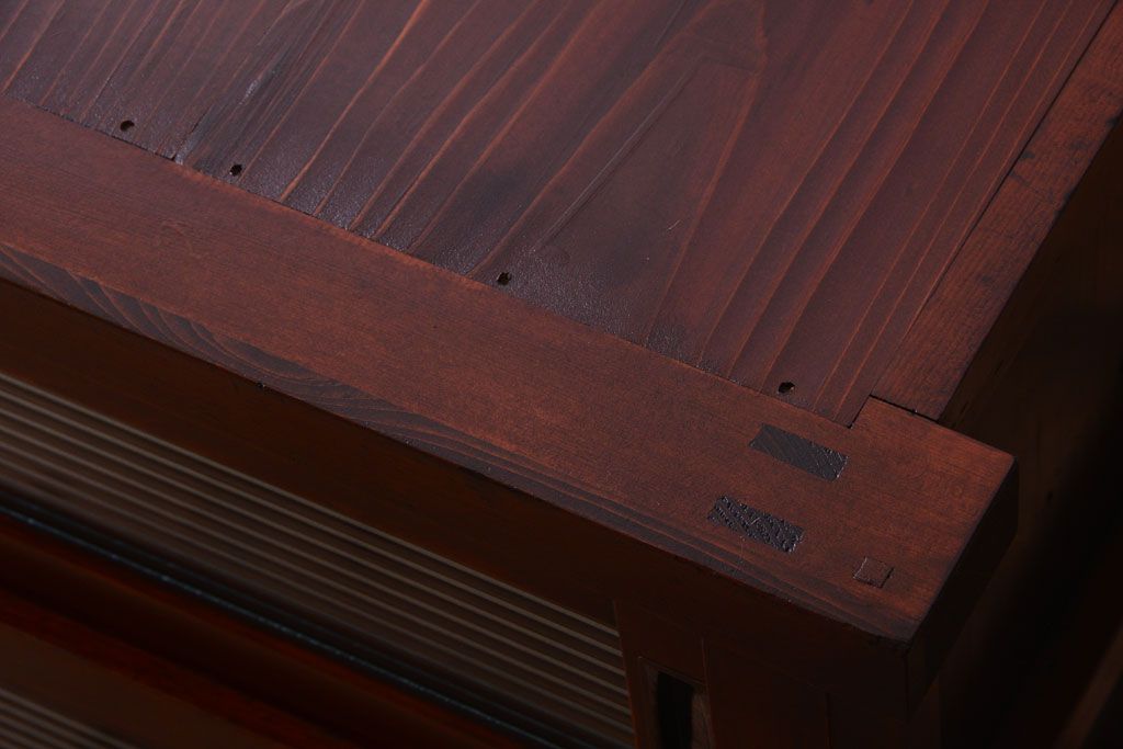 アンティーク家具　和製アンティーク　脚付き!モールガラス引き戸のサイドボード(収納棚)