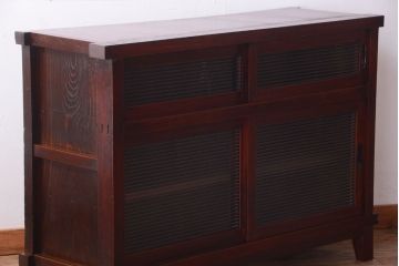 アンティーク家具　和製アンティーク　脚付き!モールガラス引き戸のサイドボード(収納棚)