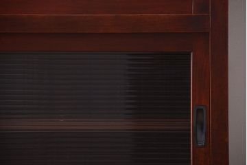 アンティーク家具　和製アンティーク　脚付き!モールガラス引き戸のサイドボード(収納棚)