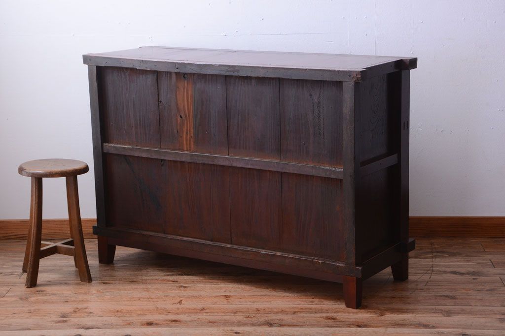 アンティーク家具　和製アンティーク　脚付き!モールガラス引き戸のサイドボード(収納棚)