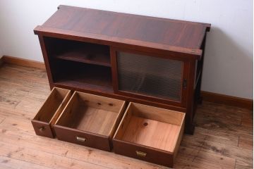 アンティーク家具　和製アンティーク　モールガラス引き戸のサイドボード(収納棚)