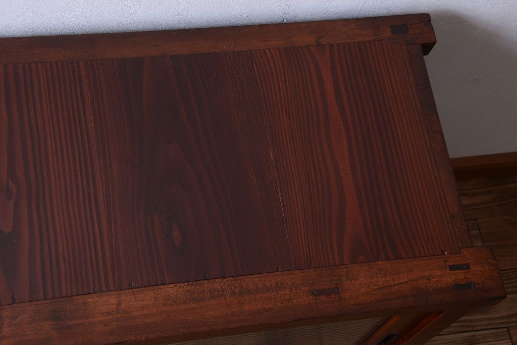 アンティーク家具　和製アンティーク　モールガラス引き戸のサイドボード(収納棚)