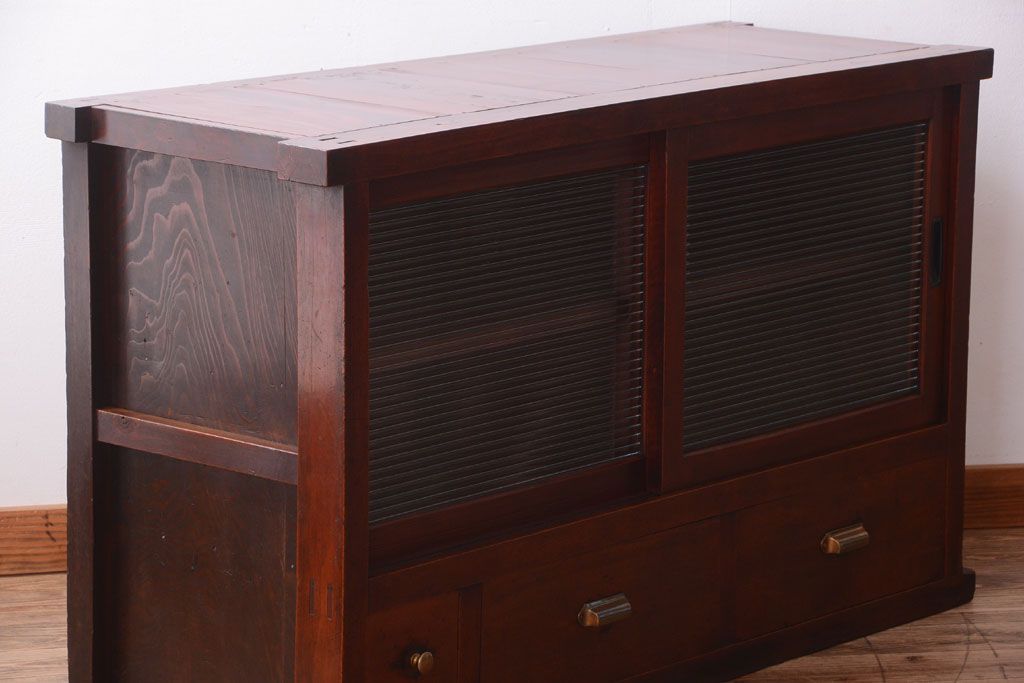 アンティーク家具　和製アンティーク　モールガラス引き戸のサイドボード(収納棚)