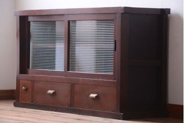 アンティーク家具　和製アンティーク　モールガラス引き戸のサイドボード(収納棚)