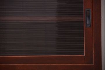 アンティーク家具　和製アンティーク　モールガラス引き戸のサイドボード(収納棚)