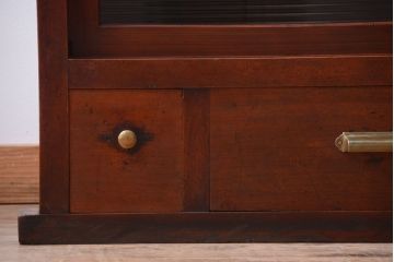 アンティーク家具　和製アンティーク　モールガラス引き戸のサイドボード(収納棚)