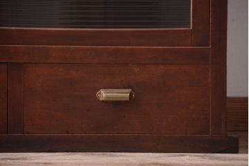 アンティーク家具　和製アンティーク　モールガラス引き戸のサイドボード(収納棚)