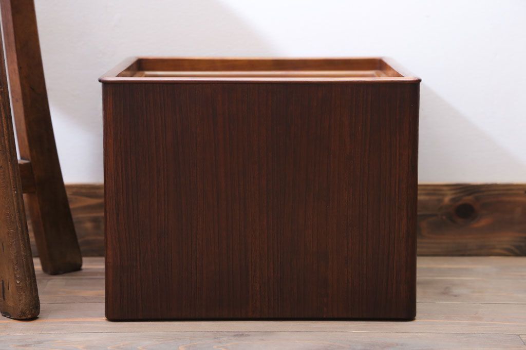 アンティーク雑貨　古民具・骨董　古い桐材・銅おとしの上品なアンティーク角火鉢(1)