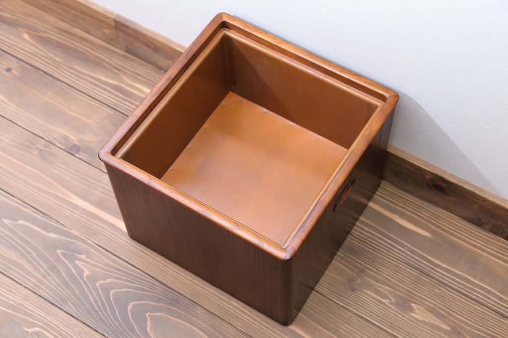 アンティーク雑貨　古民具・骨董　古い桐材・銅おとしの上品なアンティーク角火鉢(1)