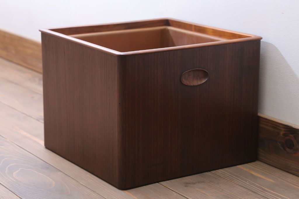 アンティーク雑貨　古民具・骨董　古い桐材・銅おとしの上品なアンティーク角火鉢(1)