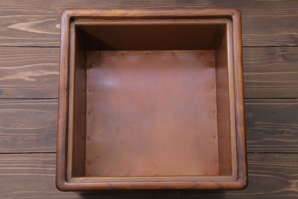 アンティーク雑貨　古民具・骨董　古い桐材・銅おとしの上品なアンティーク角火鉢(1)