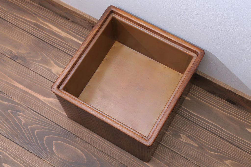 アンティーク雑貨　古民具・骨董　古い桐材・銅おとしの上品なアンティーク角火鉢(2)