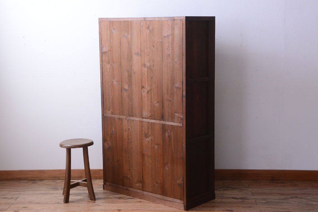 アンティーク家具　和製アンティーク　デザインガラス入り!古い木の一本物食器棚