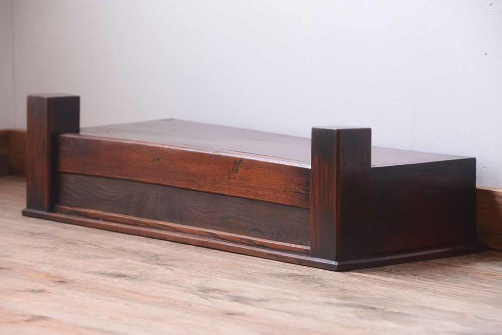 アンティーク家具　和製アンティーク　古い木の小振りな置床(置き床)