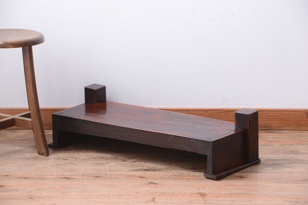 アンティーク家具　和製アンティーク　古い木の小振りな置床(置き床)