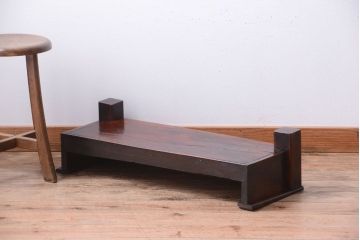 アンティーク家具　和製アンティーク　古い木の小振りな置床(置き床)
