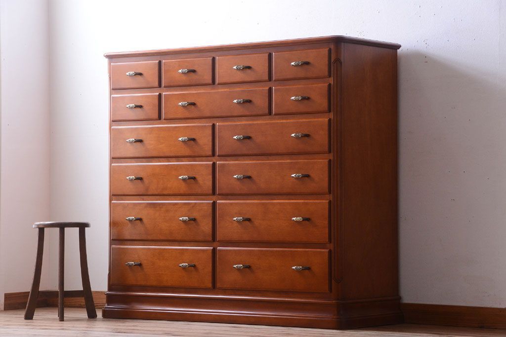 中古　横浜クラシック家具　ダニエル　エトランジェ整理ダンス(チェスト)(定価約73万円)