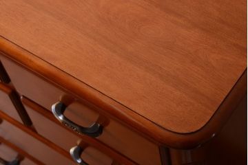 中古　横浜クラシック家具　ダニエル　エトランジェ整理ダンス(チェスト)(定価約73万円)