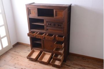 アンティーク家具　和製アンティーク　透かし彫り!古い関西四尺水屋箪笥