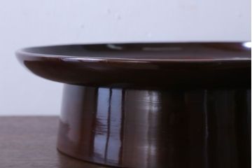 アンティーク雑貨　古民具・骨董　欅材の上品な高台付き盆(丸高盆)