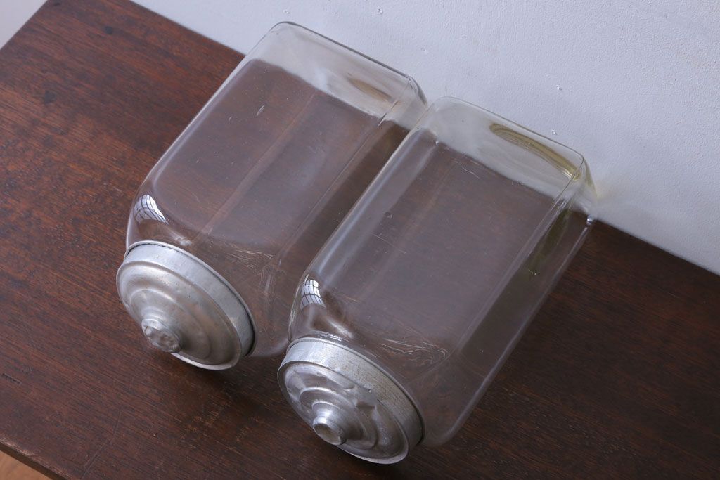 アンティーク雑貨　昭和レトロ　古い駄菓子屋のガラス瓶(ビン)2個セット(3)