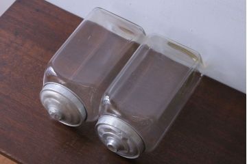 アンティーク雑貨　昭和レトロ　古い駄菓子屋のガラス瓶(ビン)2個セット(3)
