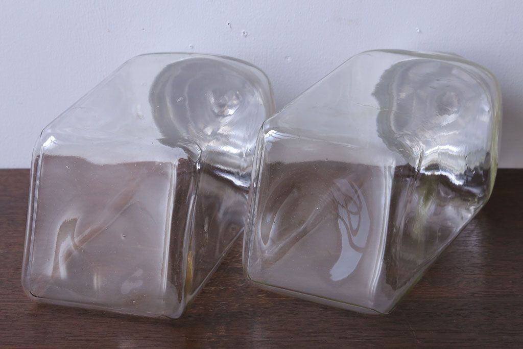 アンティーク雑貨　昭和レトロ　古い駄菓子屋のガラス瓶(ビン)2個セット(3)