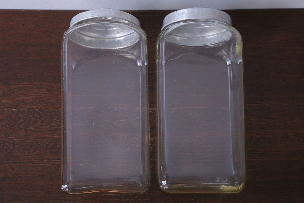 アンティーク雑貨　昭和レトロ　古い駄菓子屋のガラス瓶(ビン)2個セット(3)