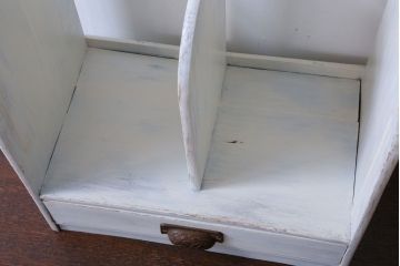 アンティーク家具　アンティークペイント　引き出し付き!小さな古い木の本立て