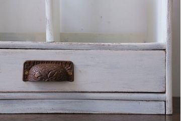 アンティーク家具　アンティークペイント　引き出し付き!小さな古い木の本立て