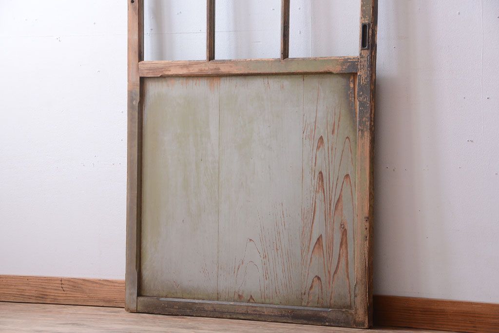 アンティークペイント　古い木の味わい深いペンキガラス戸
