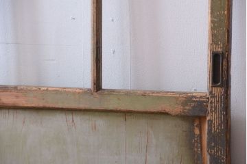 アンティークペイント　古い木の味わい深いペンキガラス戸