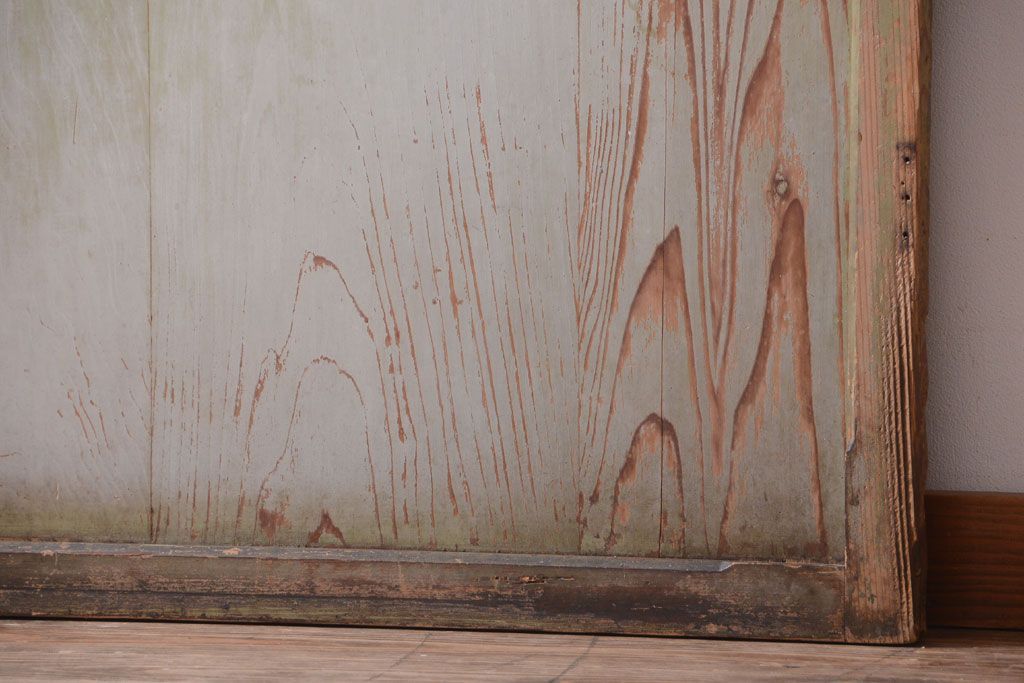 アンティークペイント　古い木の味わい深いペンキガラス戸