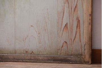 アンティークペイント　古い木の味わい深いペンキガラス戸