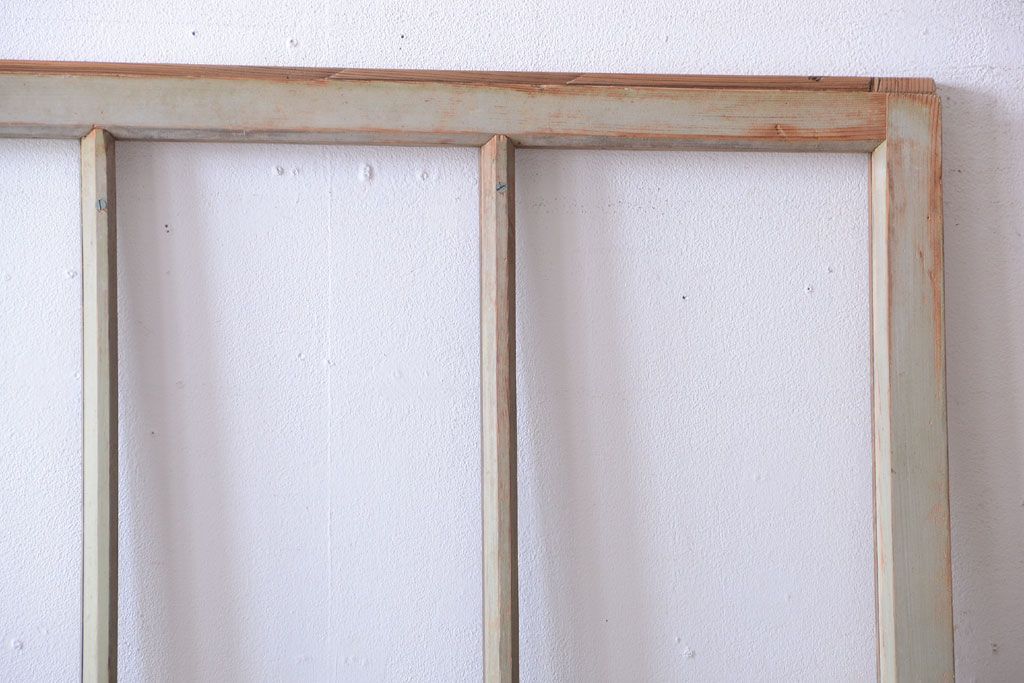 アンティークペイント　古い木の味わい深いペンキガラス戸