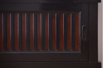 アンティーク家具　古民具・骨董　五尺　明治期　框が太く重厚なアンティーク脚付き時代箪笥ローボード(水屋箪笥、テレビ台、キャビネット、収納棚)