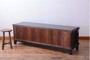 アンティーク家具　古民具・骨董　五尺　明治期　框が太く重厚なアンティーク脚付き時代箪笥ローボード(水屋箪笥、テレビ台、キャビネット、収納棚)