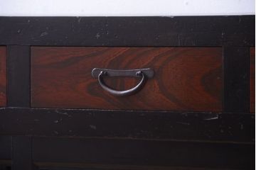 アンティーク家具　古民具・骨董　明治期　框が太く重厚なアンティーク引き出し付き時代箪笥ローボード(水屋箪笥、テレビ台、キャビネット、収納棚)