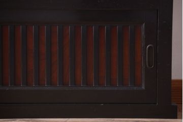 アンティーク家具　古民具・骨董　明治期　框が太く重厚なアンティーク引き出し付き時代箪笥ローボード(水屋箪笥、テレビ台、キャビネット、収納棚)