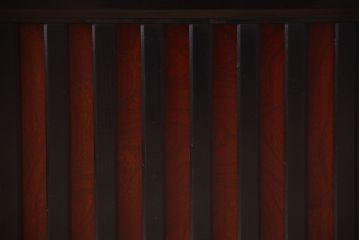 アンティーク家具　古民具・骨董　明治期　框が太く重厚なアンティーク引き出し付き時代箪笥ローボード(水屋箪笥、テレビ台、キャビネット、収納棚)