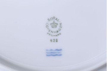 アンティーク雑貨　中古　ROYAL COPENHAGEN(ロイヤルコペンハーゲン)　WHITE FLUTED HALF LACE(ホワイトフルーテッド・ハーフレース) 25cmプレート(大皿)2枚セット(洋食器)