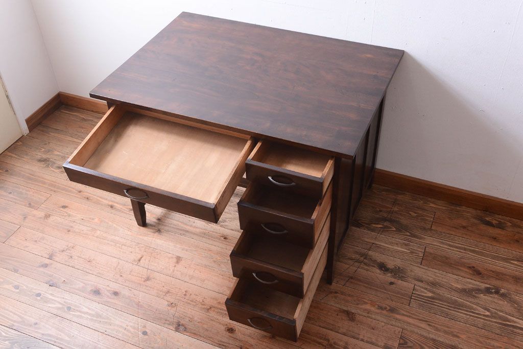 アンティーク家具　和製アンティーク　古いカバ材のシンプルな片袖机(デスク)