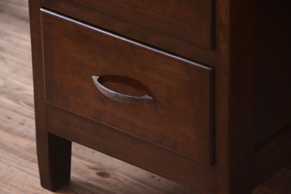 アンティーク家具　和製アンティーク　古いカバ材のシンプルな片袖机(デスク)